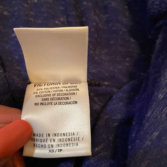 Victoria Secret Open Back Sport top - Picture 8 of 8